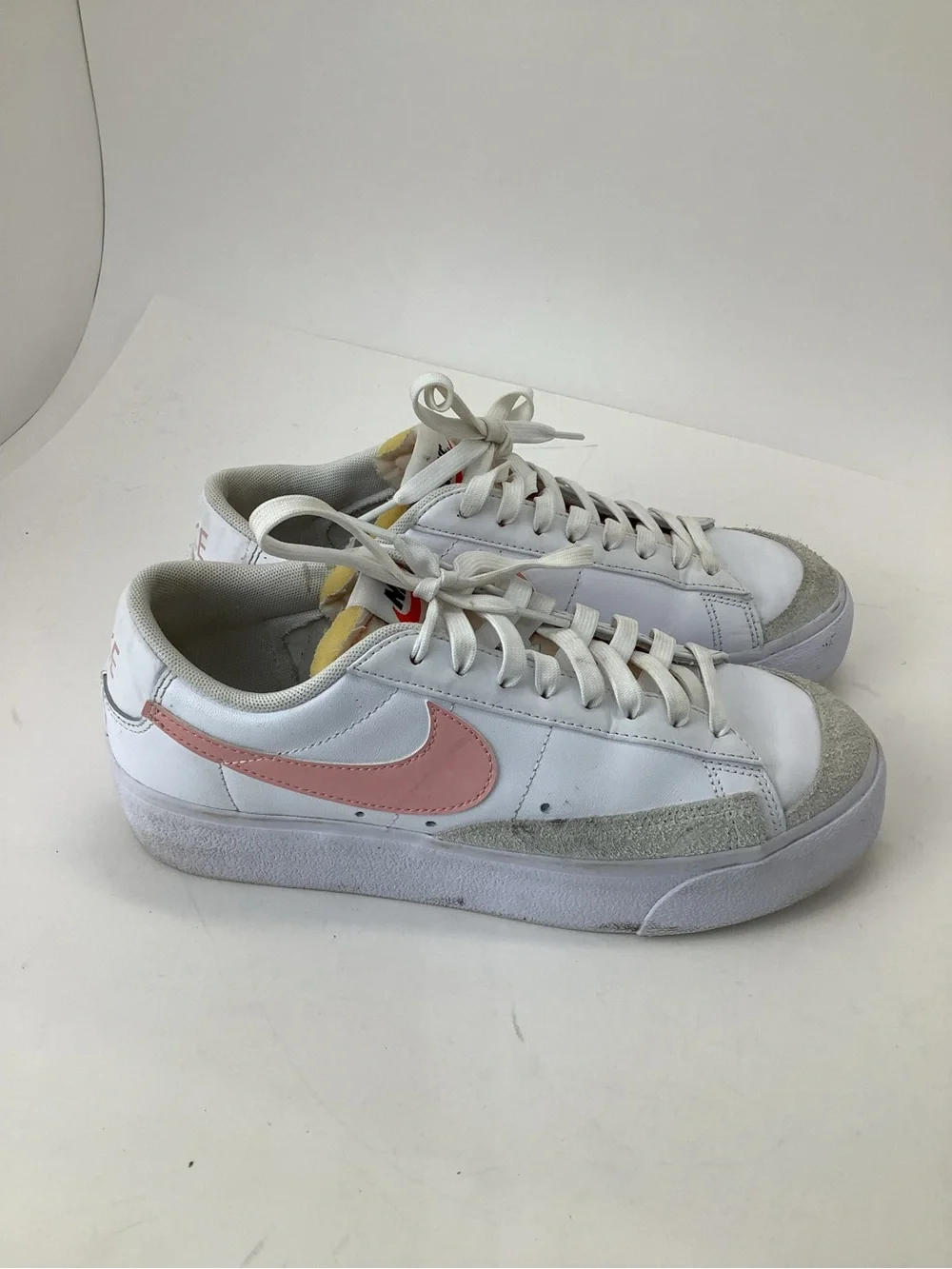 Nike Women's Blazer Low-Top Platform Sneakers with Pink Swoosh size 8.5